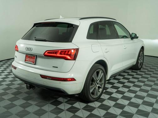 2020 Audi Q5 40 Premium Plus
