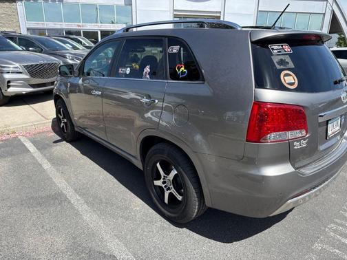 Titanium Silver 2013 Kia Sorento SX