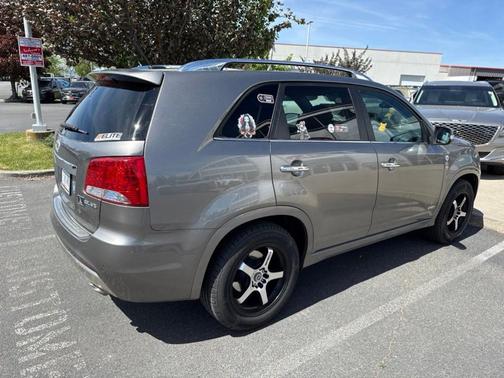 Titanium Silver 2013 Kia Sorento SX