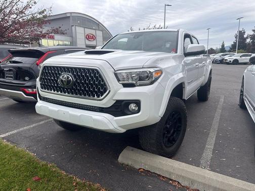 White 2019 Toyota Tacoma