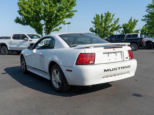 2001 Ford Mustang Base