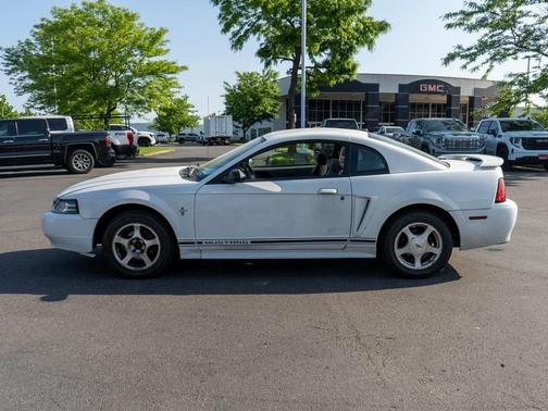 2001 Ford Mustang Base