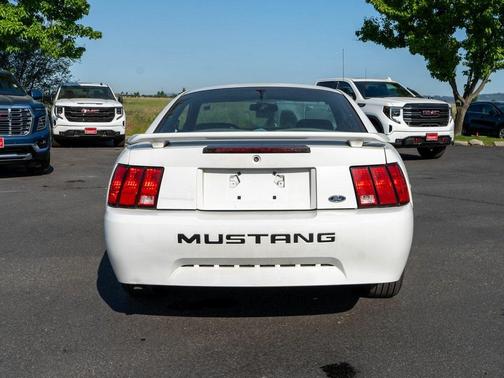 2001 Ford Mustang Base