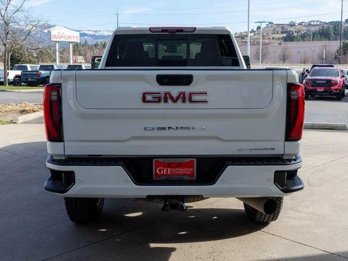 Summit White 2024 GMC Sierra 2500 Denali