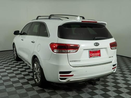 Snow White Pearl 2016 Kia Sorento SX
