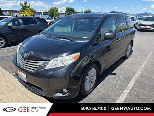 Attitude Black 2015 Toyota Sienna XLE
