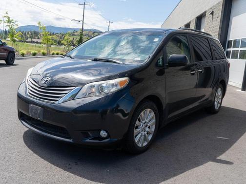 Attitude Black 2015 Toyota Sienna XLE