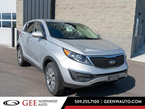 Bright Silver 2015 Kia Sportage LX