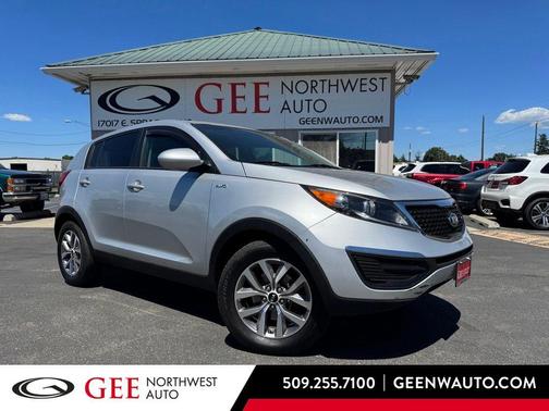 Bright Silver 2015 Kia Sportage LX