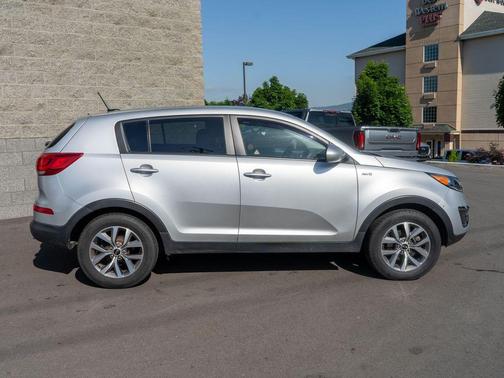 Bright Silver 2015 Kia Sportage LX