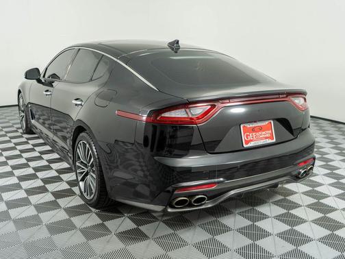 Aurora Black 2018 Kia Stinger Premium