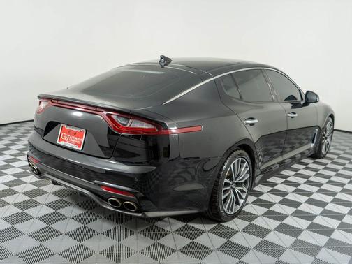 Aurora Black 2018 Kia Stinger Premium