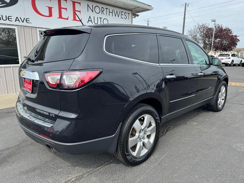 Black Granite Metallic 2014 Chevrolet Traverse LTZ