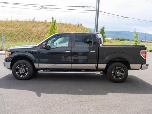 Black 2011 Ford F-150 XLT
