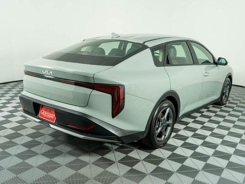 2025 Kia K4 