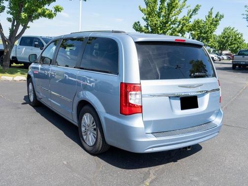 2012 Chrysler Town & Country Limited