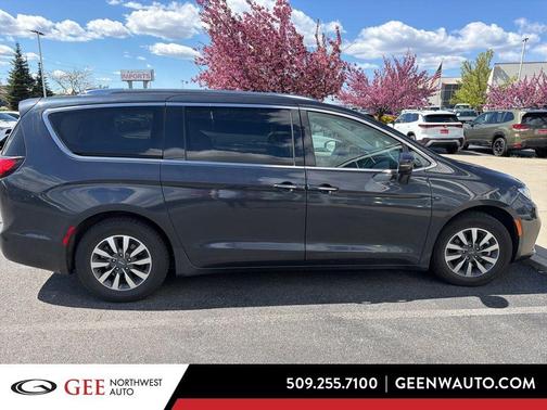 Maximum Steel Metallic 2021 Chrysler Pacifica Touring-L