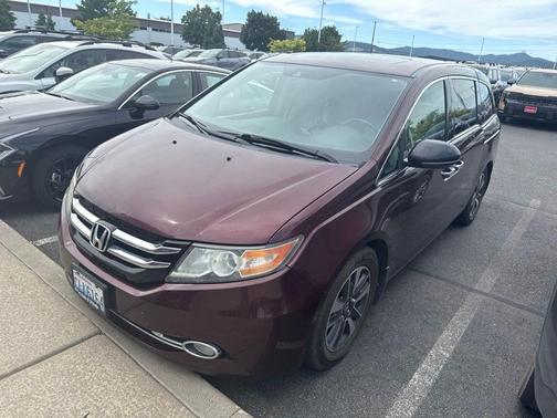Red 2015 Honda Odyssey