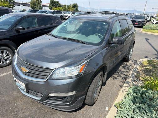 Cyber Gray Metallic 2014 Chevrolet Traverse LS