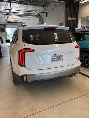 Glacial White Pearl 2023 Kia Telluride SX X-Line