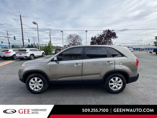 Titanium Silver 2011 Kia Sorento LX