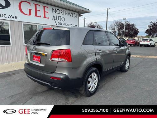 Titanium Silver 2011 Kia Sorento LX