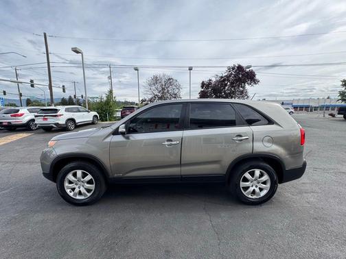 Titanium Silver 2011 Kia Sorento LX