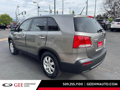 Titanium Silver 2011 Kia Sorento LX