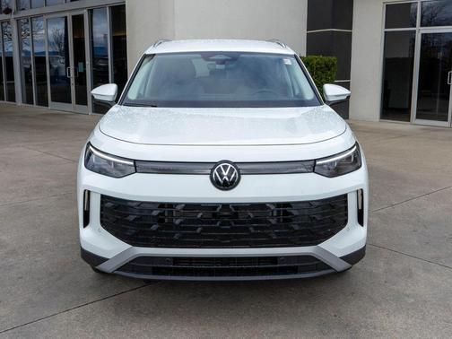 Pure White 2025 Volkswagen Tiguan 2.0T S