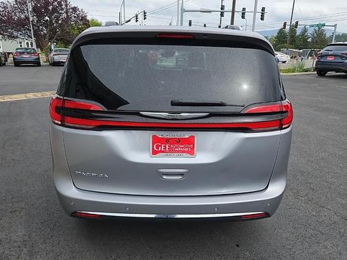 2021 Chrysler Pacifica Touring-L
