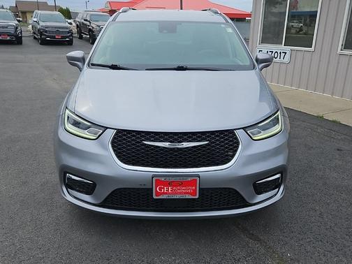 2021 Chrysler Pacifica Touring-L