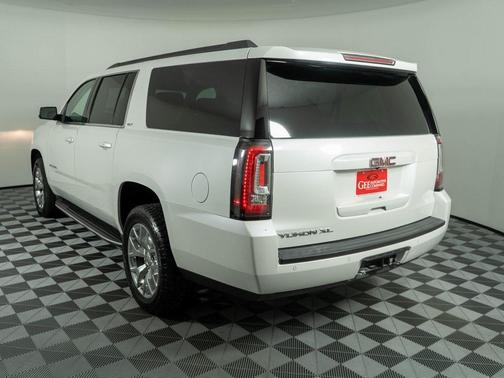 2017 GMC Yukon XL SLT