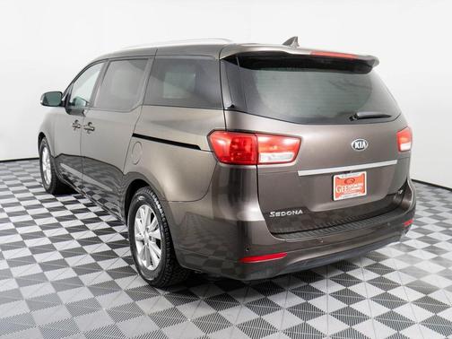 2016 Kia Sedona LX