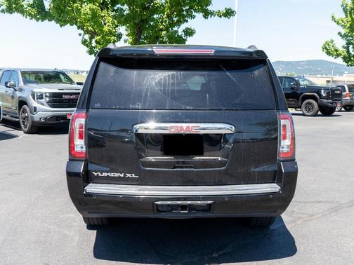 2017 GMC Yukon XL Denali