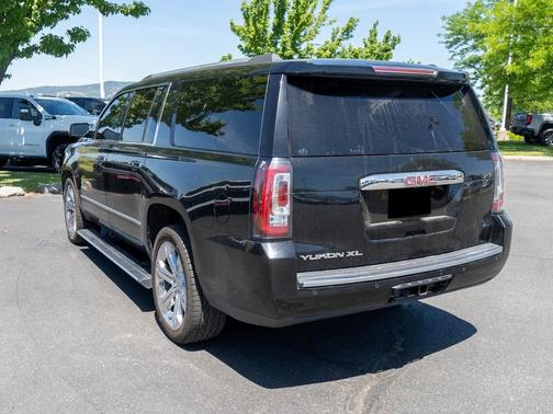 2017 GMC Yukon XL Denali