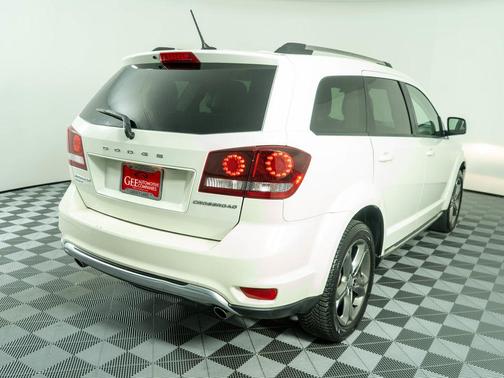 Vice White 2017 Dodge Journey Crossroad