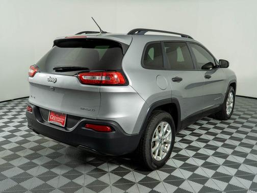 2017 Jeep Cherokee Sport