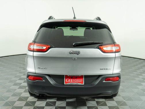 2017 Jeep Cherokee Sport