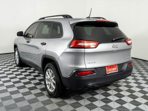 2017 Jeep Cherokee Sport