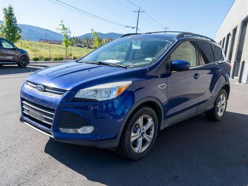 Blue 2015 Ford Escape SE