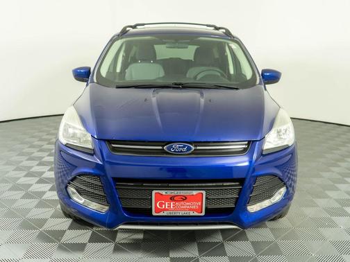 Blue 2015 Ford Escape SE