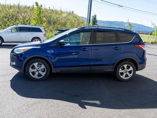 Blue 2015 Ford Escape SE