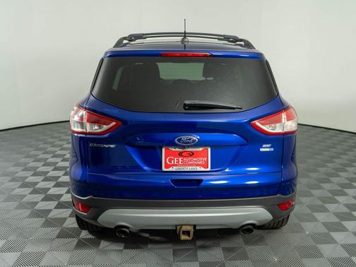 Blue 2015 Ford Escape SE