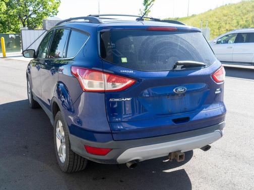 Blue 2015 Ford Escape SE
