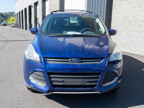 Blue 2015 Ford Escape SE