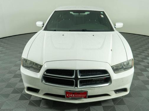 Bright White Clearcoat 2014 Dodge Charger SE
