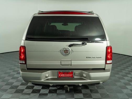 Quicksilver 2004 Cadillac Escalade
