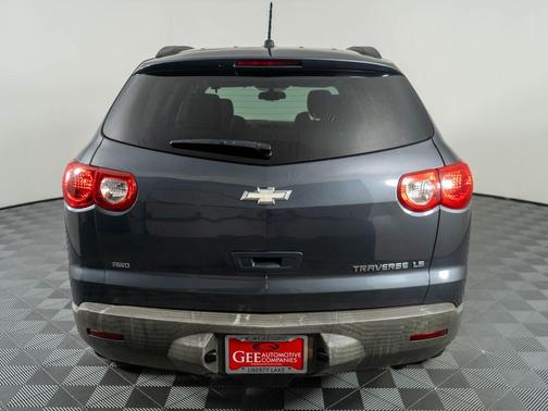 Cyber Gray Metallic 2011 Chevrolet Traverse LS
