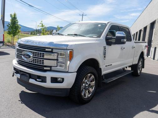 White 2017 Ford F-350 Platinum
