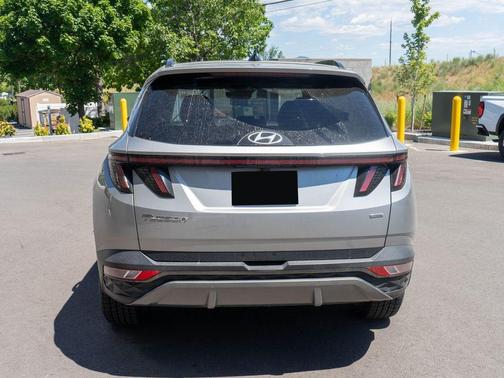 Shimmering Silver 2022 Hyundai TUCSON Limited